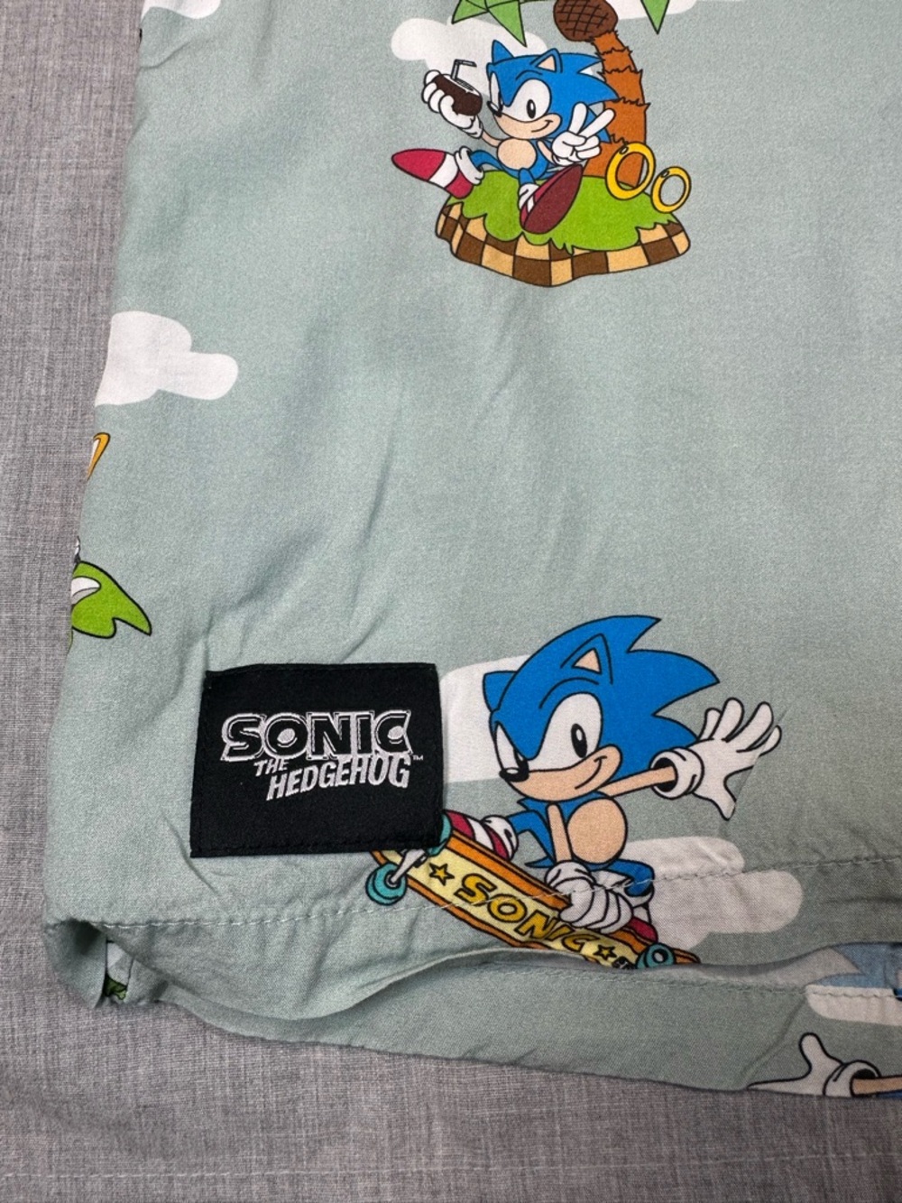 Boxlunch Sonic the Hedgehog Mint Green Short-Sleeve Button-Up Shirt - Picture 2 of 6